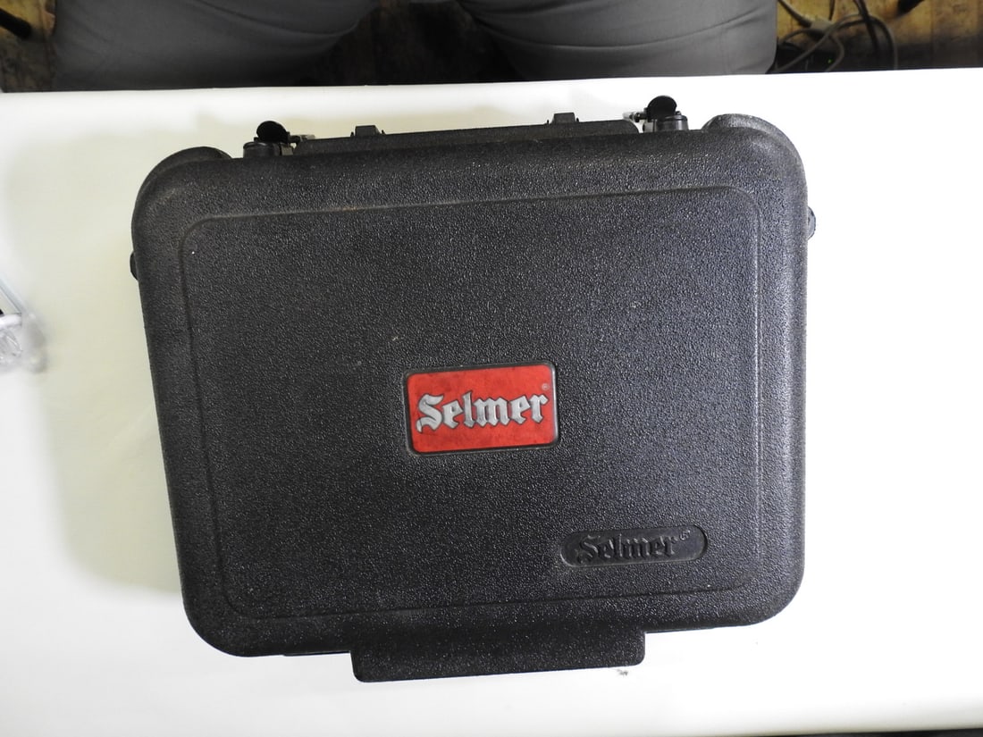 Selmer 1400 Clarinet with Case - 5