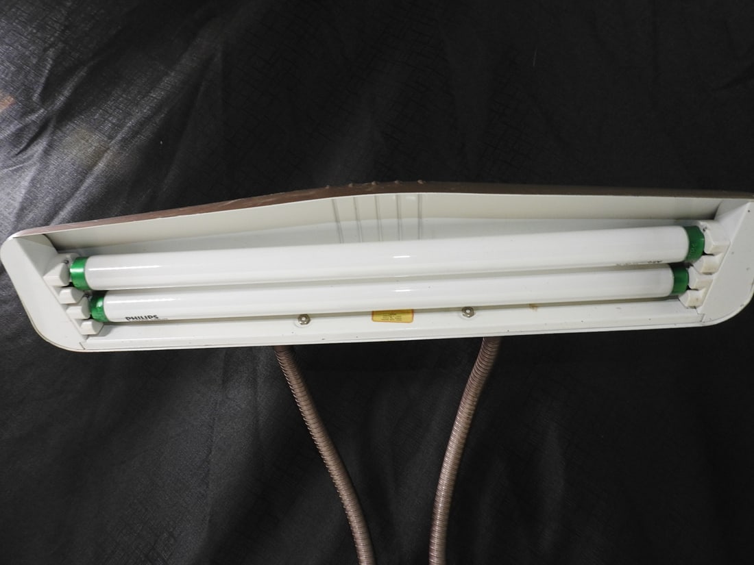 Vintage Adjustable Desk Lamp - 3
