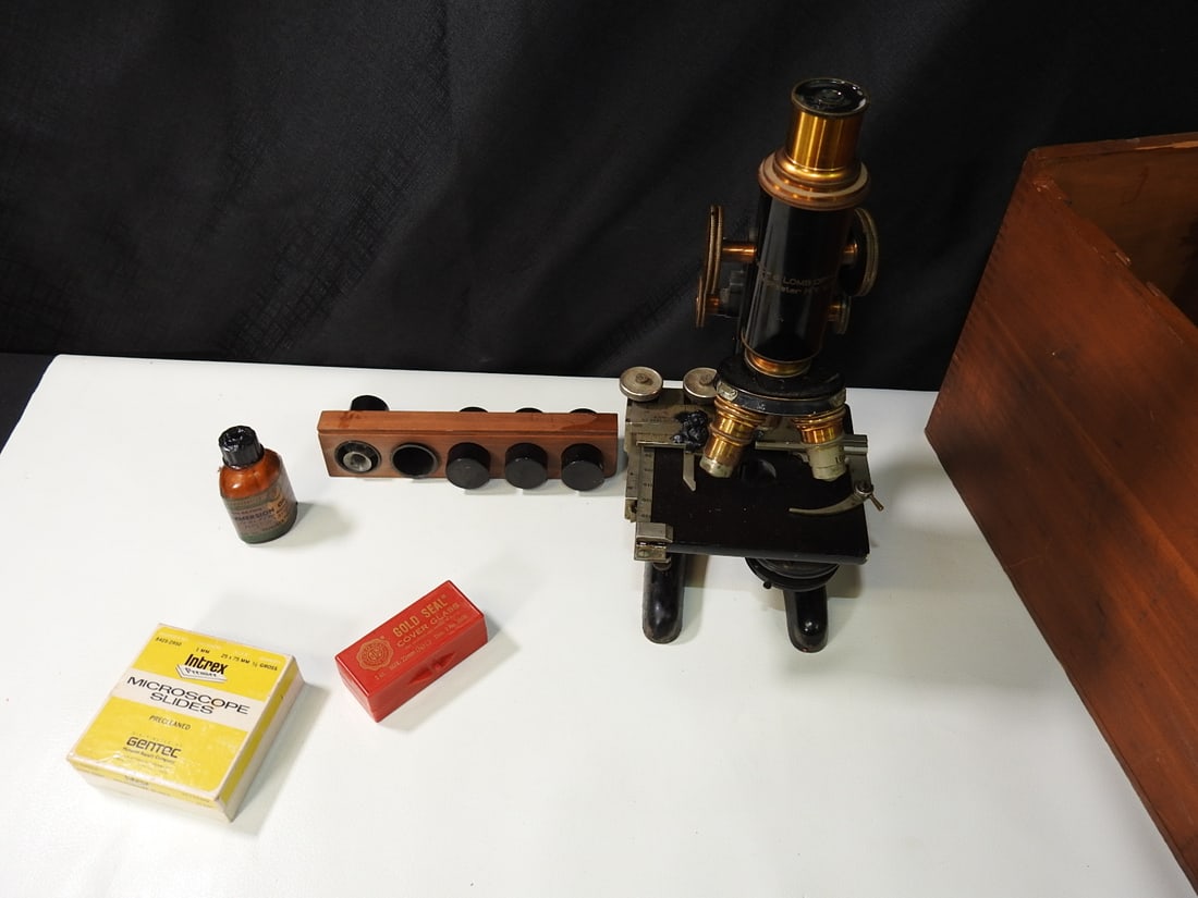 Bausch & Lomb Monocular Compound Microscope with Slides (1 of 12)