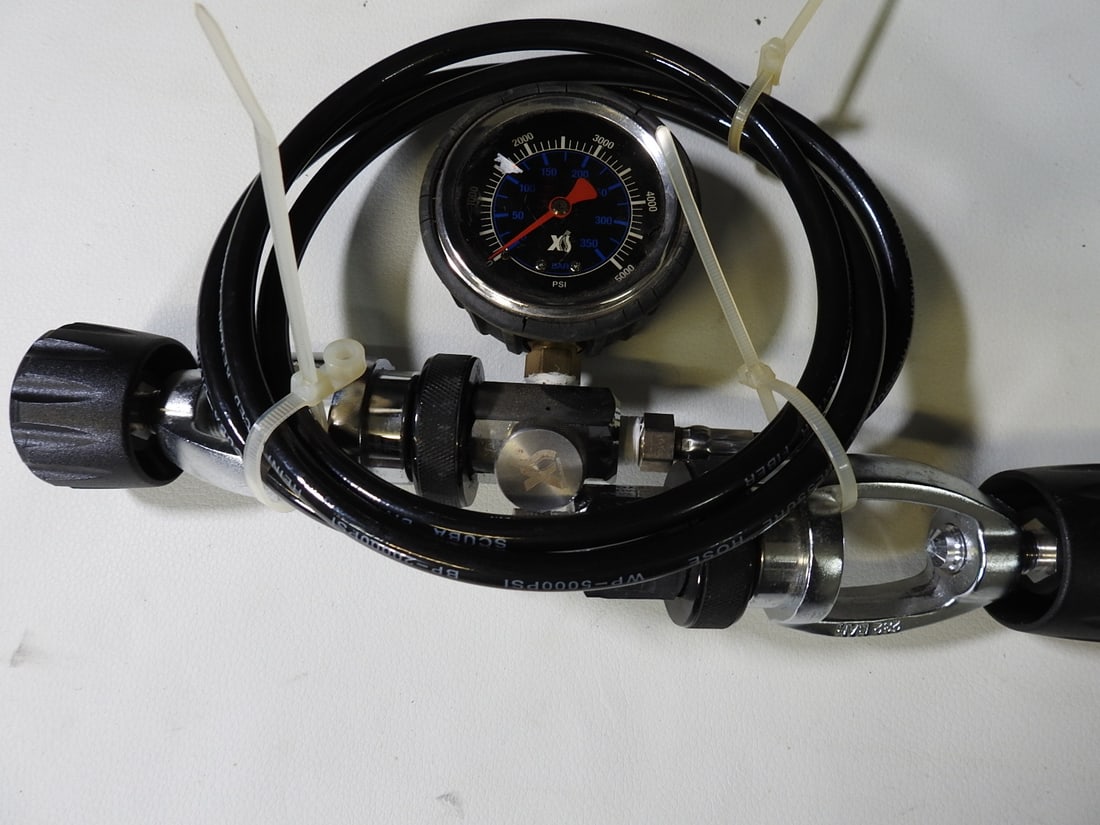XS Scuba Deluxe Cylinder Equalizer Gauge: XS Scuba Deluxe Cylinder Equalizer gauge, marked 40% max premix oxygen. Approx. 3 H x 12 W x 7 D in.
