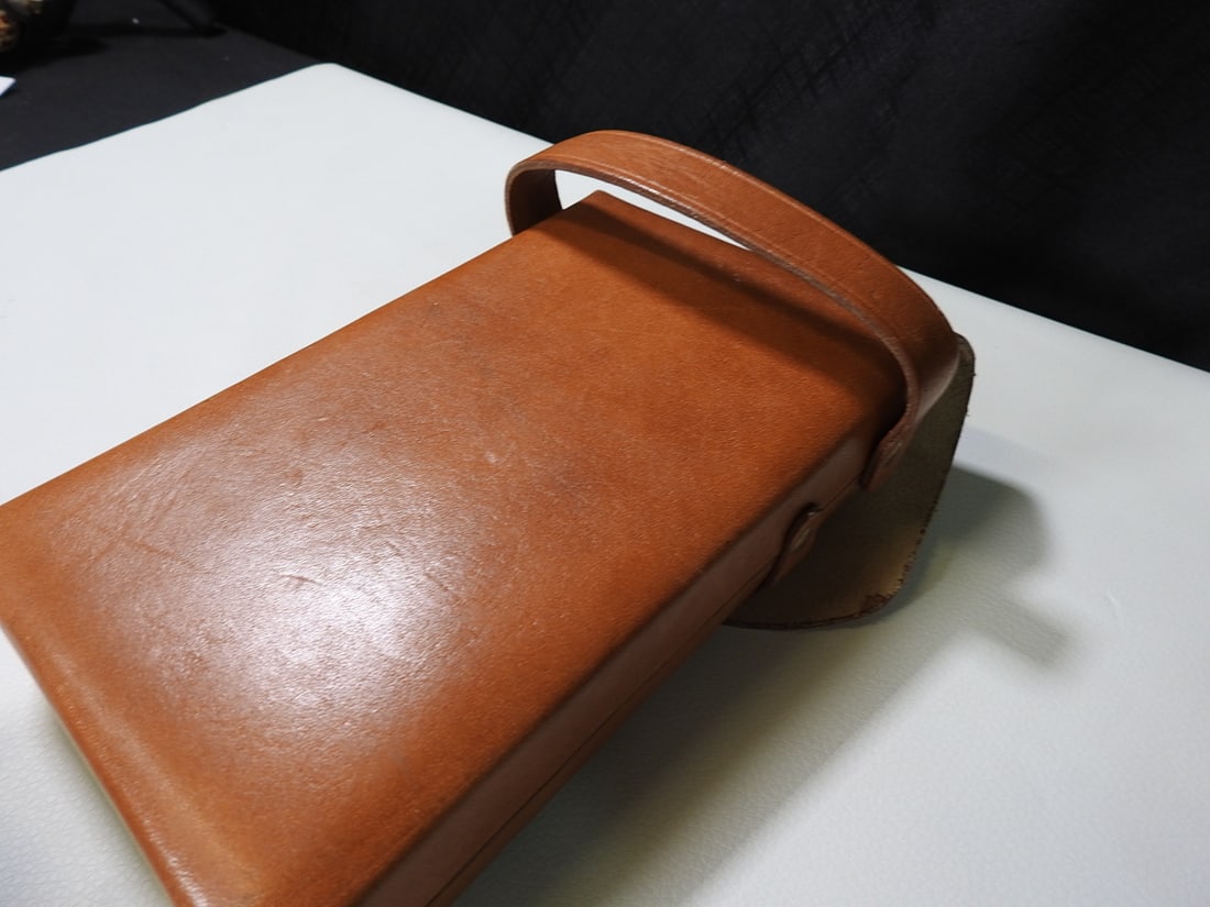 Polaroid SX-70 Instant Land Camera with Leather Case - 4