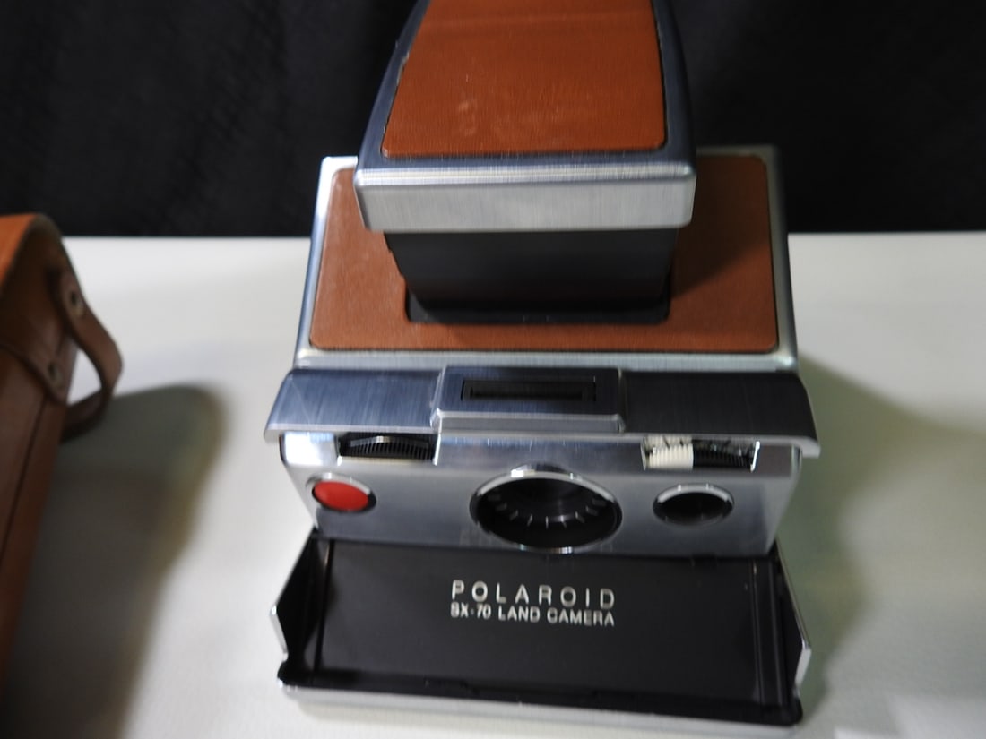 Polaroid SX-70 Instant Land Camera with Leather Case - 6