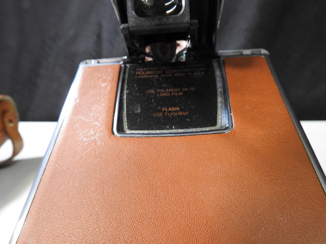 Polaroid SX-70 Instant Land Camera with Leather Case - 8