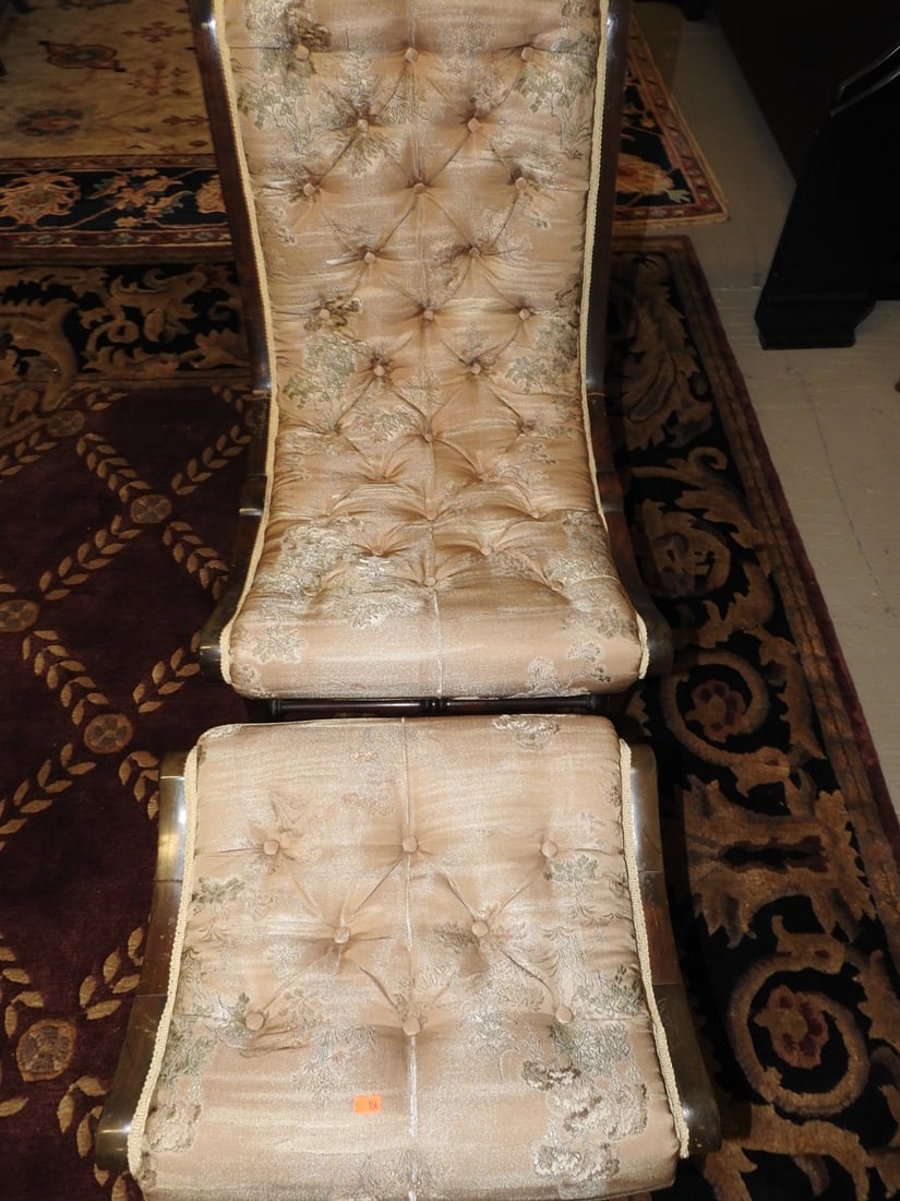 Victorian Mahogany Recamier Chaise Lounge and Matching Ottoman - 4