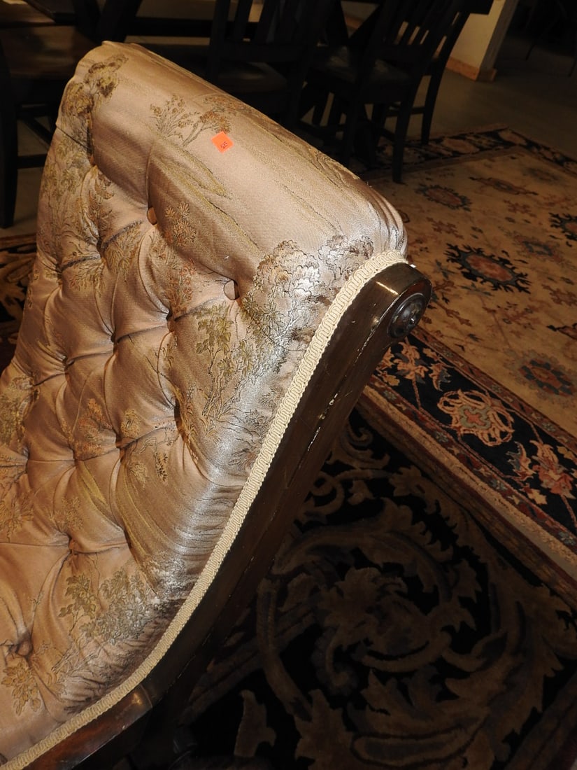 Victorian Mahogany Recamier Chaise Lounge and Matching Ottoman - 5