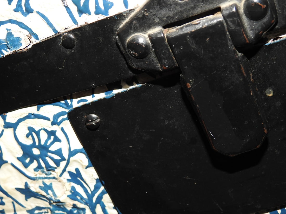 Decorative Antique Steamer Trunk - 10