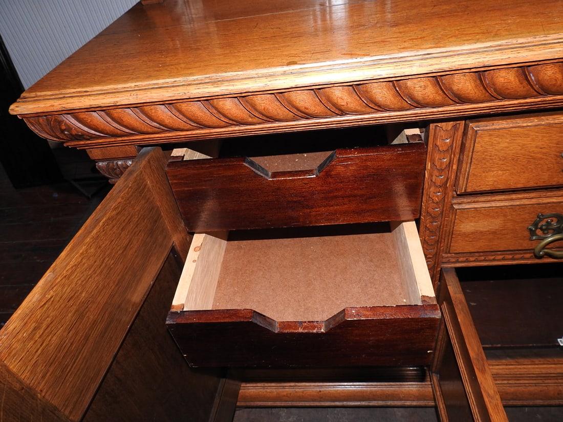 Antique Victorian Renaisance Revival With Mirrored Hutch - 20