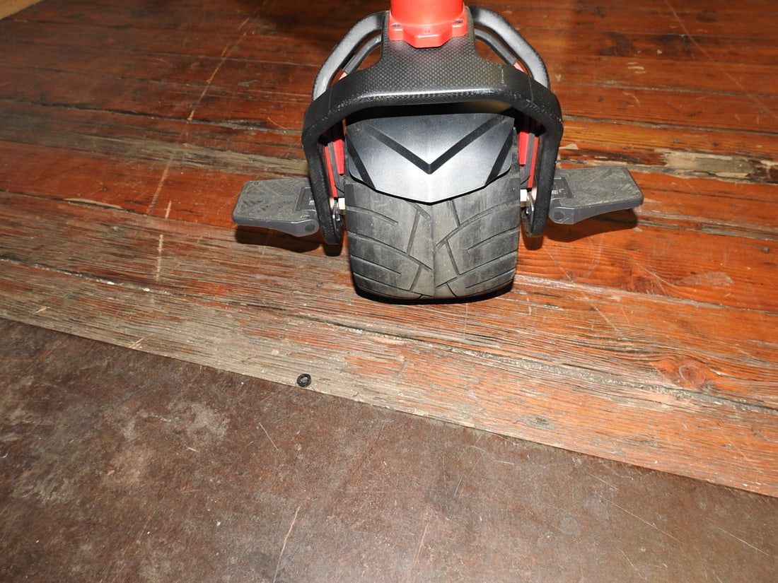 Kiwano KO1+ Carbon Fiber One-Wheel Electric Scooter - 10