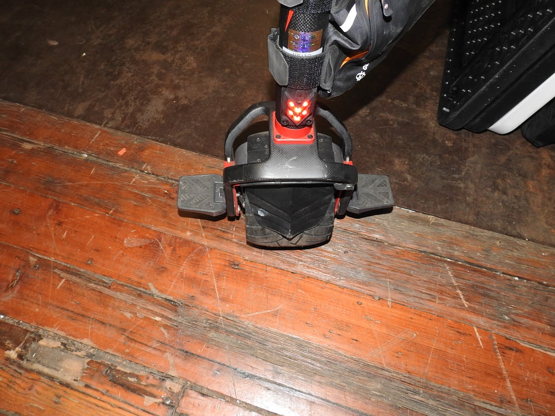 Kiwano KO1+ Carbon Fiber One-Wheel Electric Scooter - 5