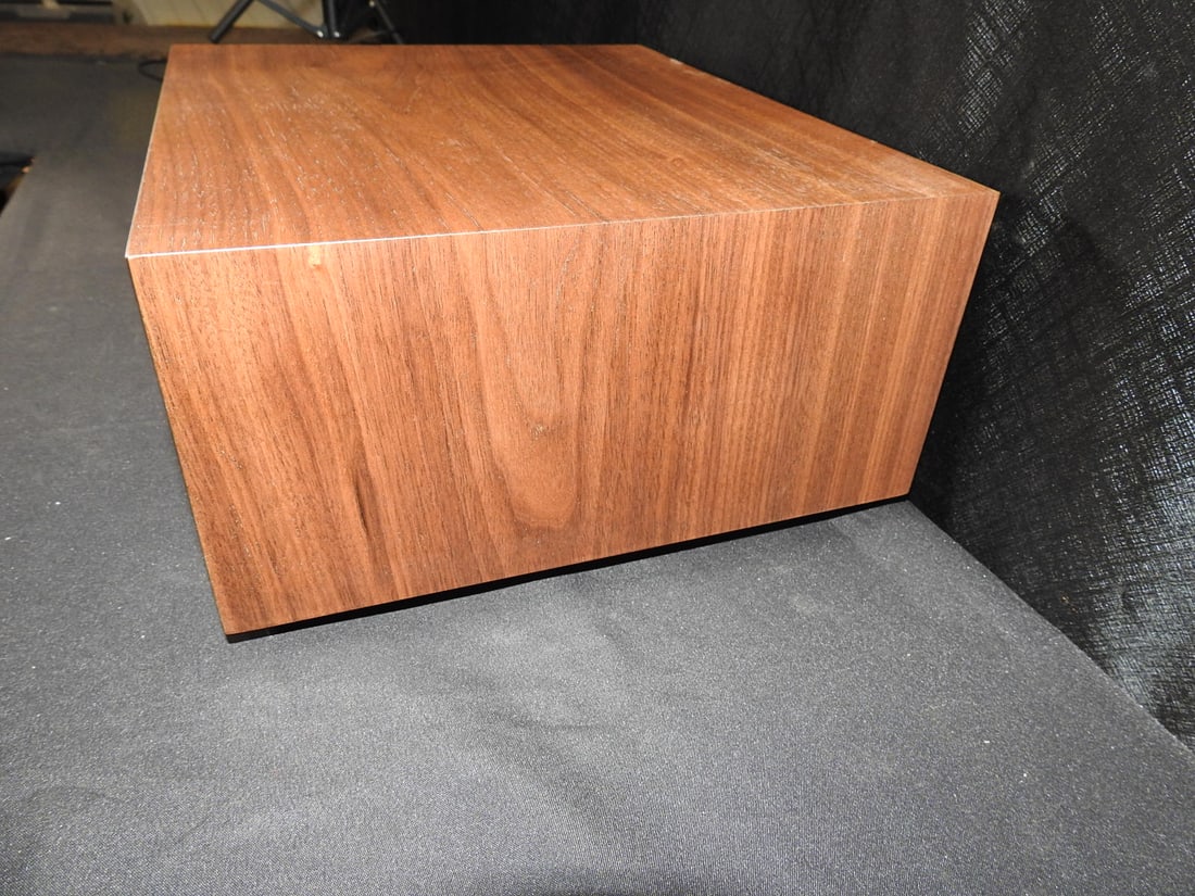 Leak CDT CD Transport in Walnut Finish - 4