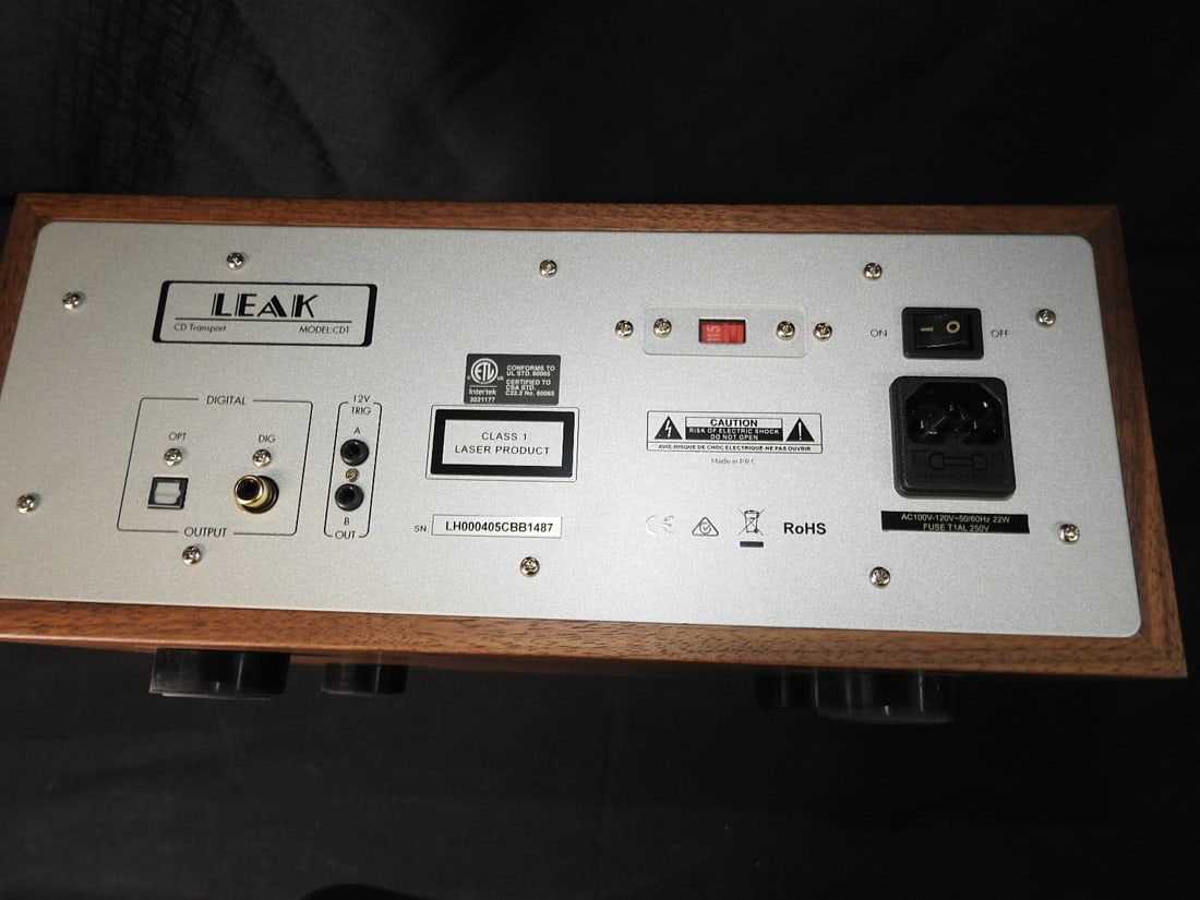 Leak CDT CD Transport in Walnut Finish - 6