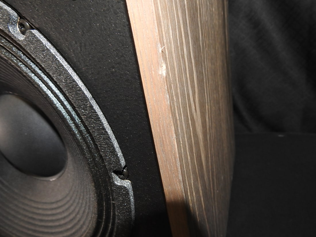 Klipsch Heresy IV Speakers Pair in Distressed Oak - 12
