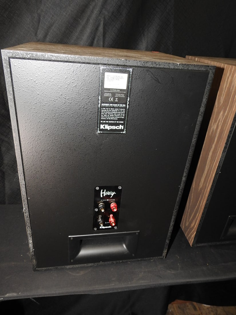 Klipsch Heresy IV Speakers Pair in Distressed Oak - 15