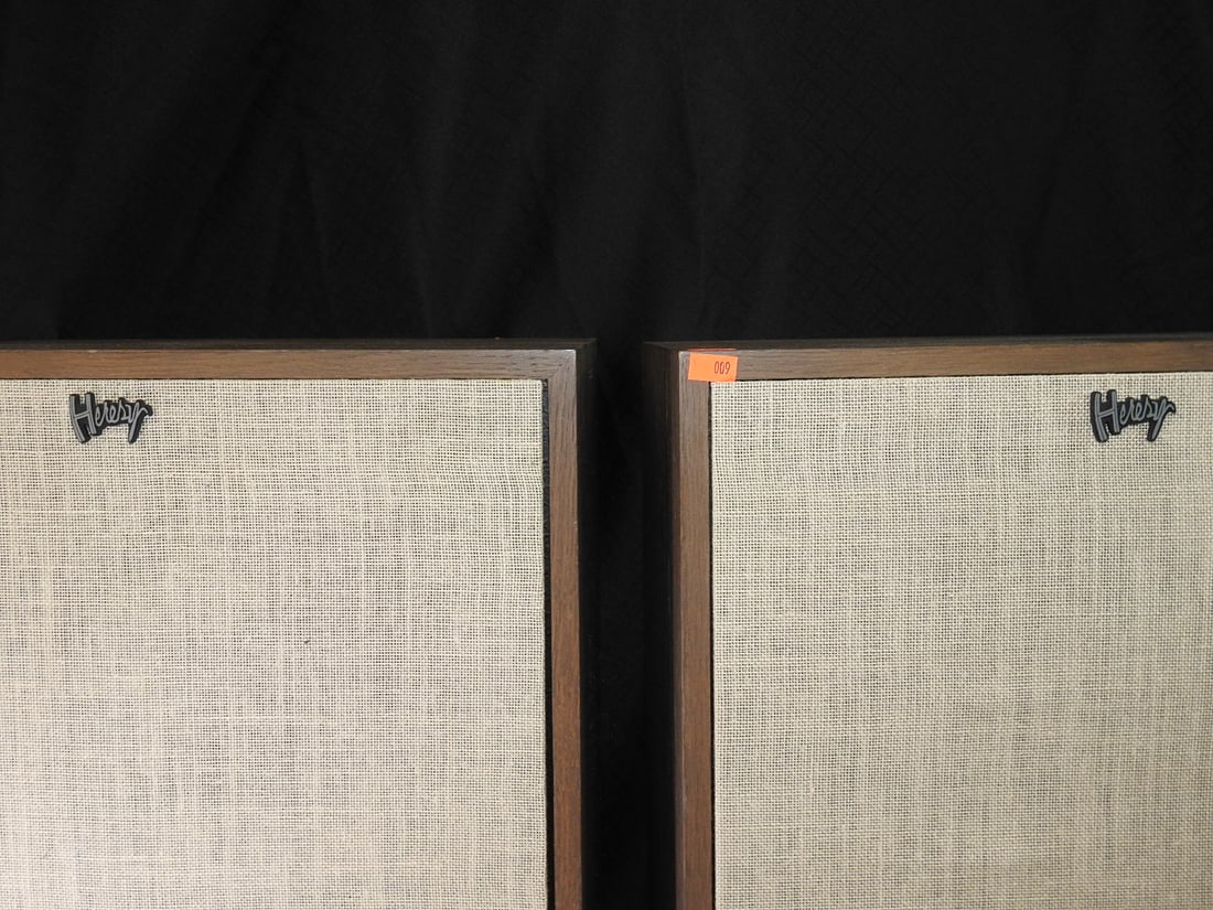 Klipsch Heresy IV Speakers Pair in Distressed Oak - 5