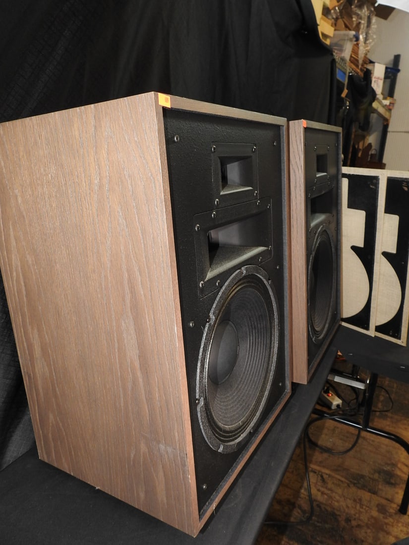 Klipsch Heresy IV Speakers Pair in Distressed Oak - 8