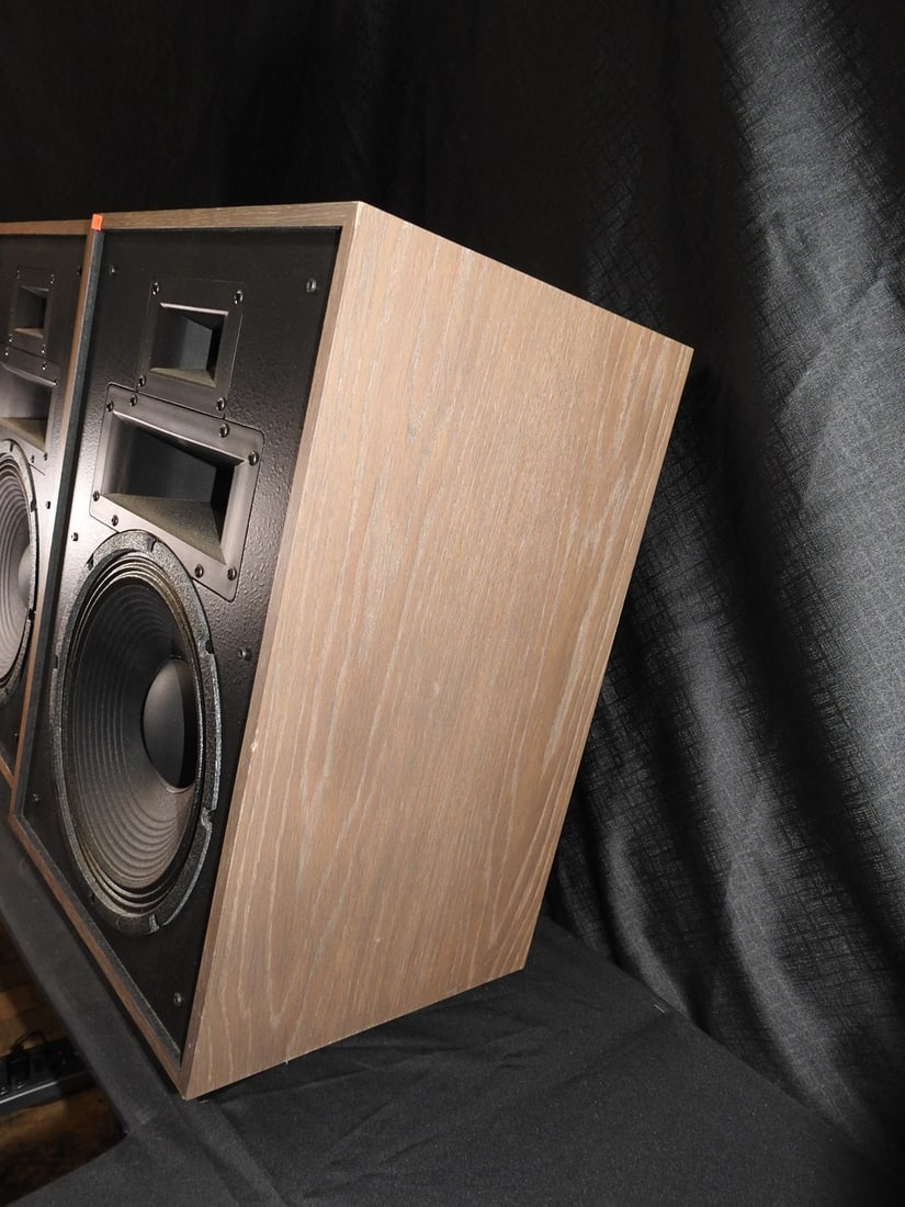 Klipsch Heresy IV Speakers Pair in Distressed Oak - 9