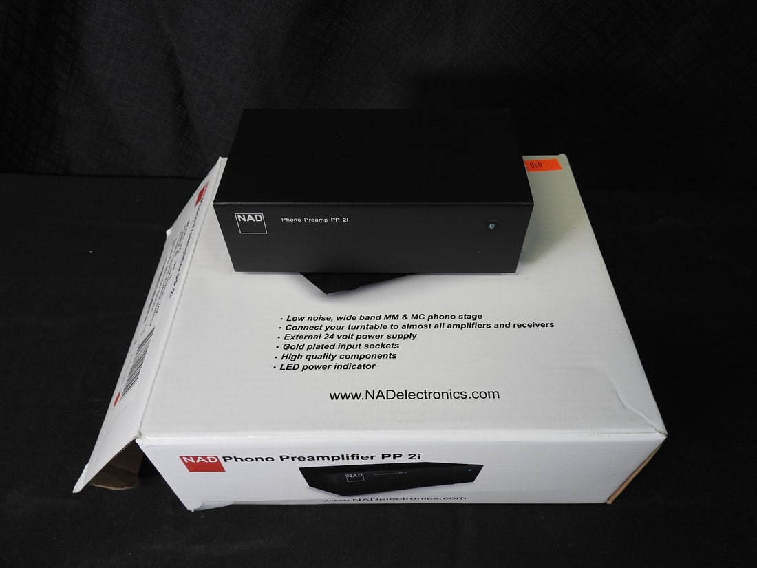 NAD PP 2i Phono Preamplifier (1 of 4)
