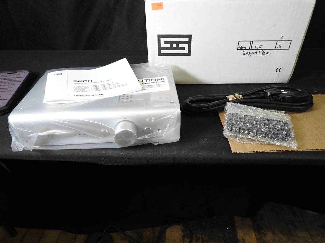 Schiit Saga Passive/Active Remote Preamp New in Box (1 of 7)