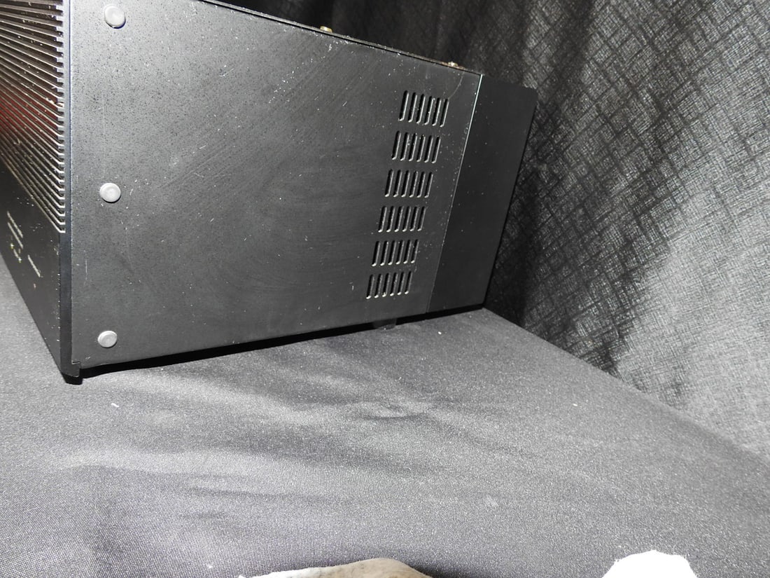 Adcom GFA-555 II Power Amplifier - 6