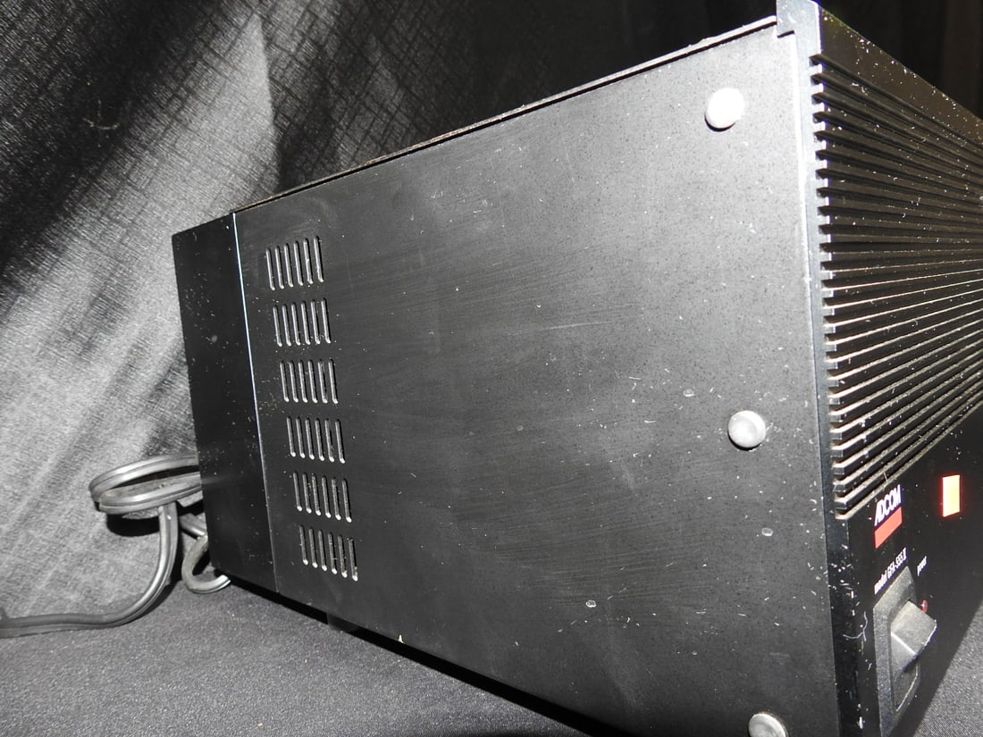 Adcom GFA-555 II Power Amplifier - 7