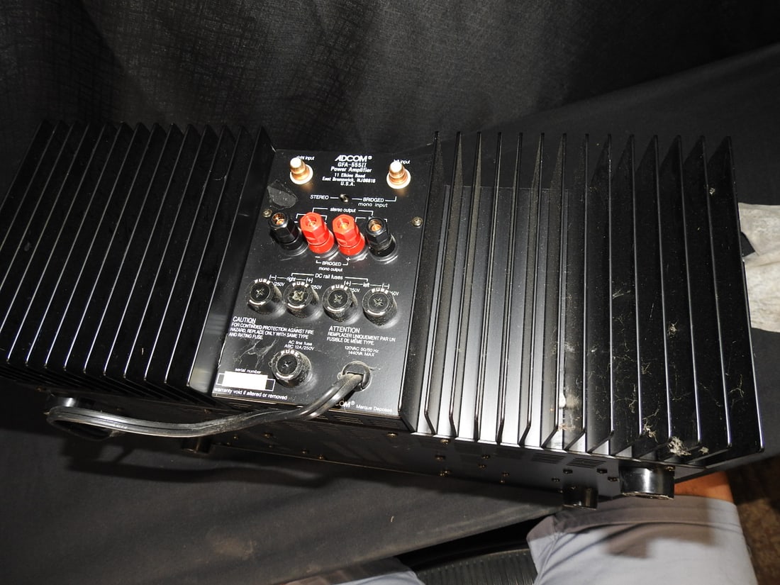 Adcom GFA-555 II Power Amplifier - 8