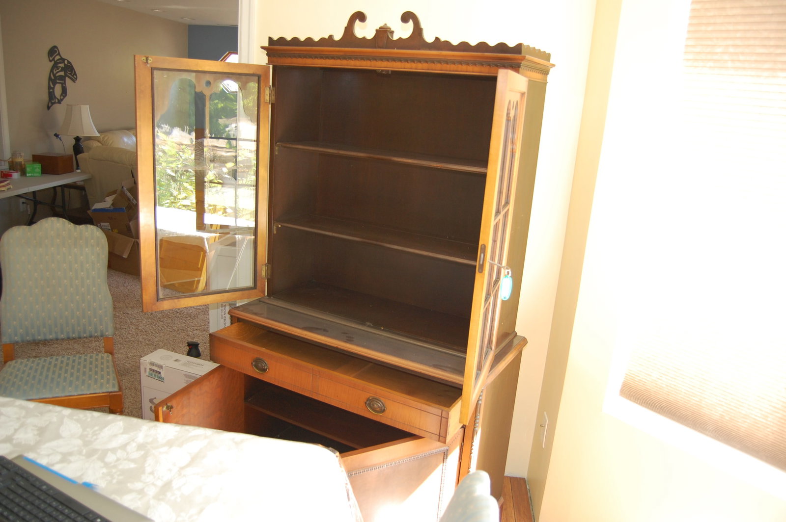 Vintage China Hutch / Display Cabinet - 6