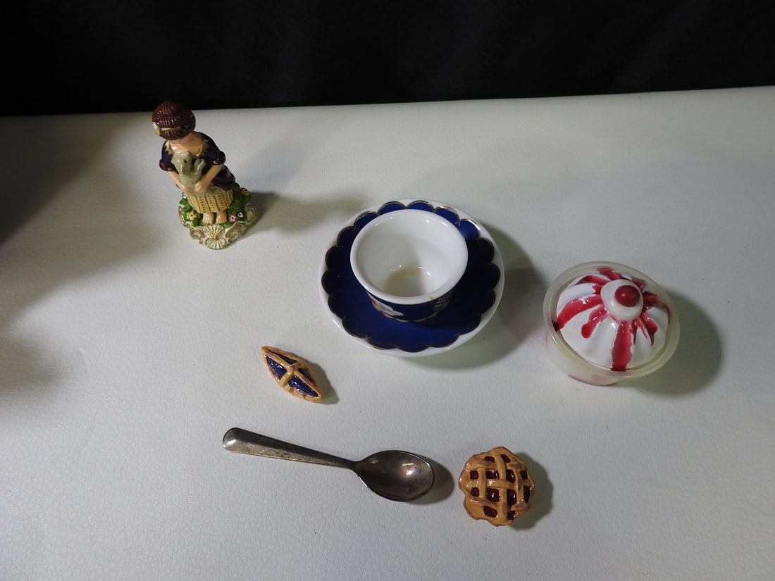 Lot of Miniature Doll Tea and Kitchen Accessories - 3