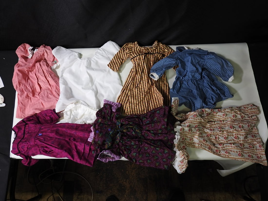Lot of Doll Clothing, 8 Pieces (1 of 8)