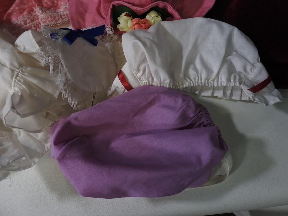 Lot of Doll Clothing and Accessories, 13 Pieces - 8