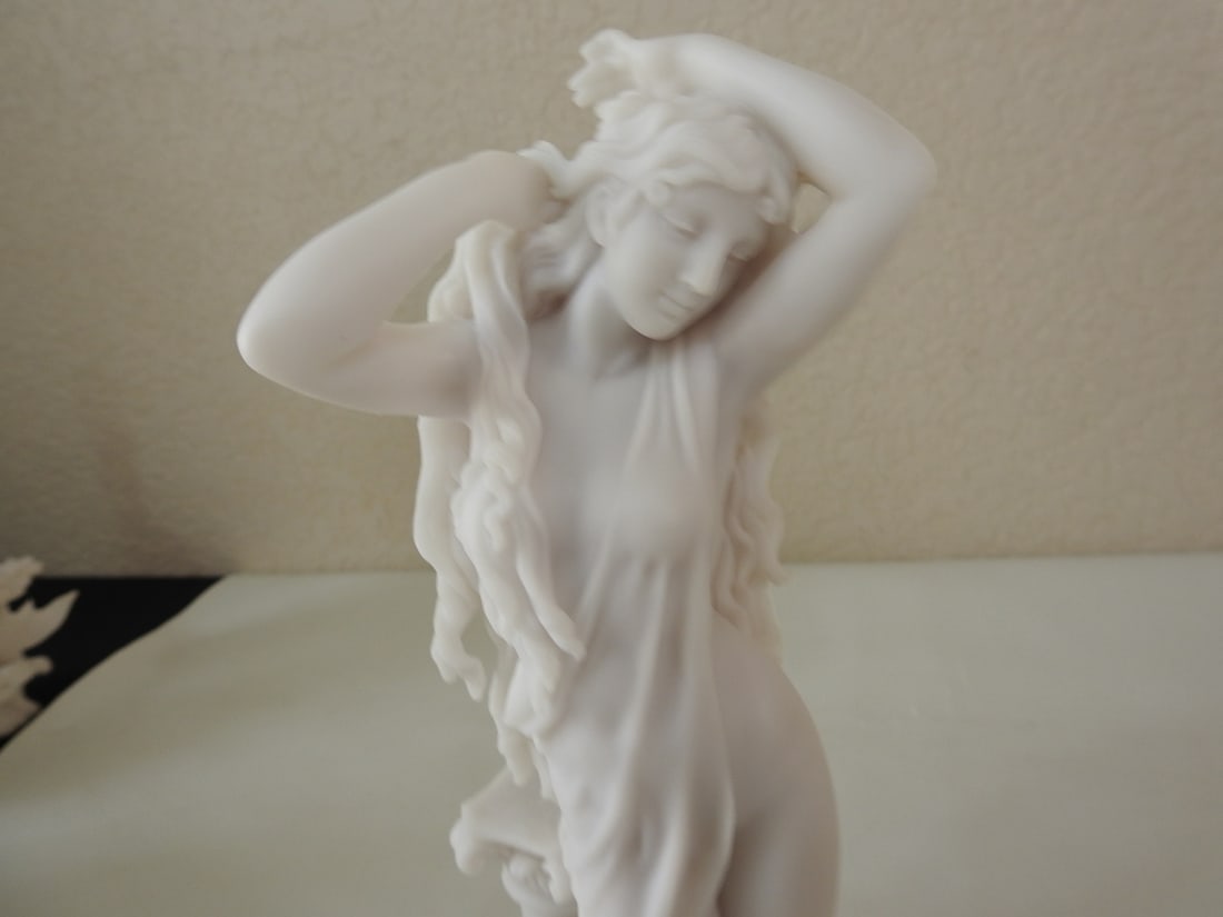 Design Toscano Aphrodite Greek Goddess Statue - 2