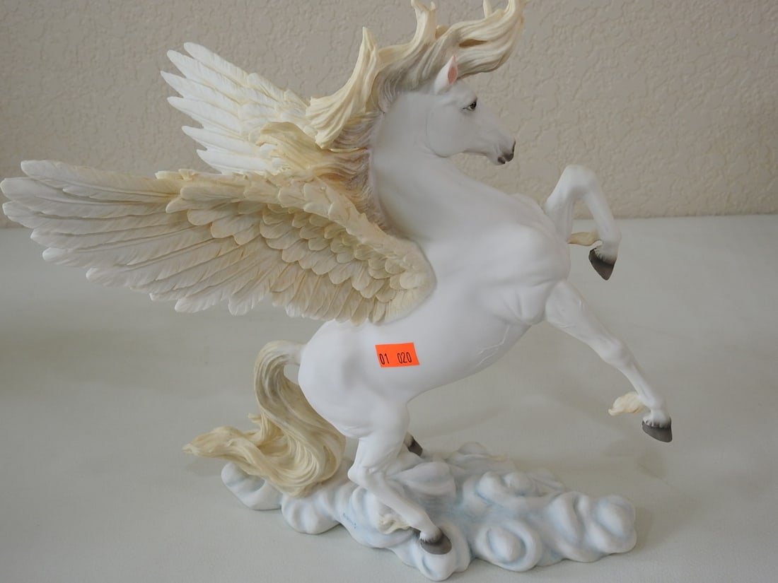 Classical Pegasus Statue - 3