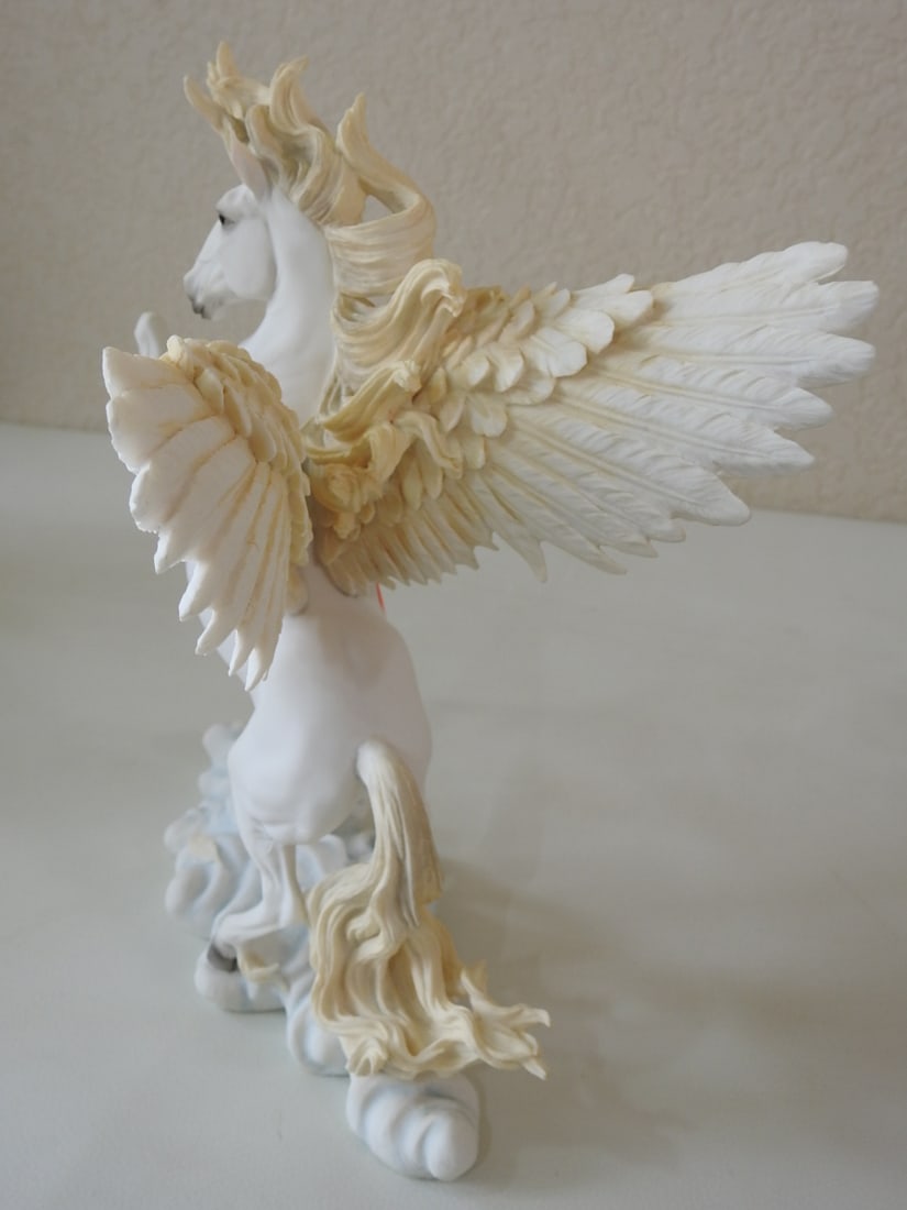 Classical Pegasus Statue - 5