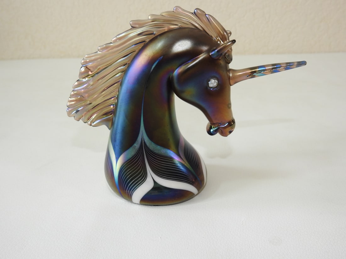 Stuart Abelman Iridescent Art Glass Unicorn Bust - 3