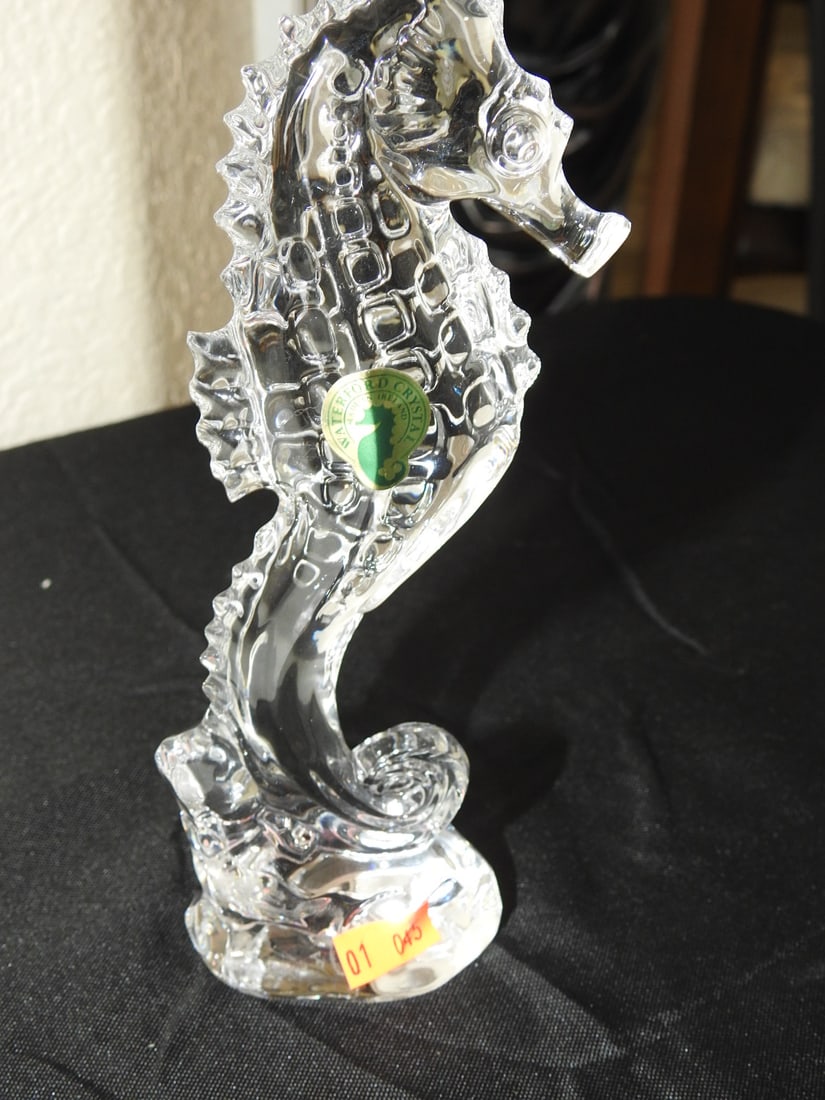 Waterford Crystal Seahorse Figurine / Paperweight: Vintage Waterford Crystal seahorse figurine / paperweight crafted in clear lead crystal. Approx. 7.25 x 3 x 1.75 in.
