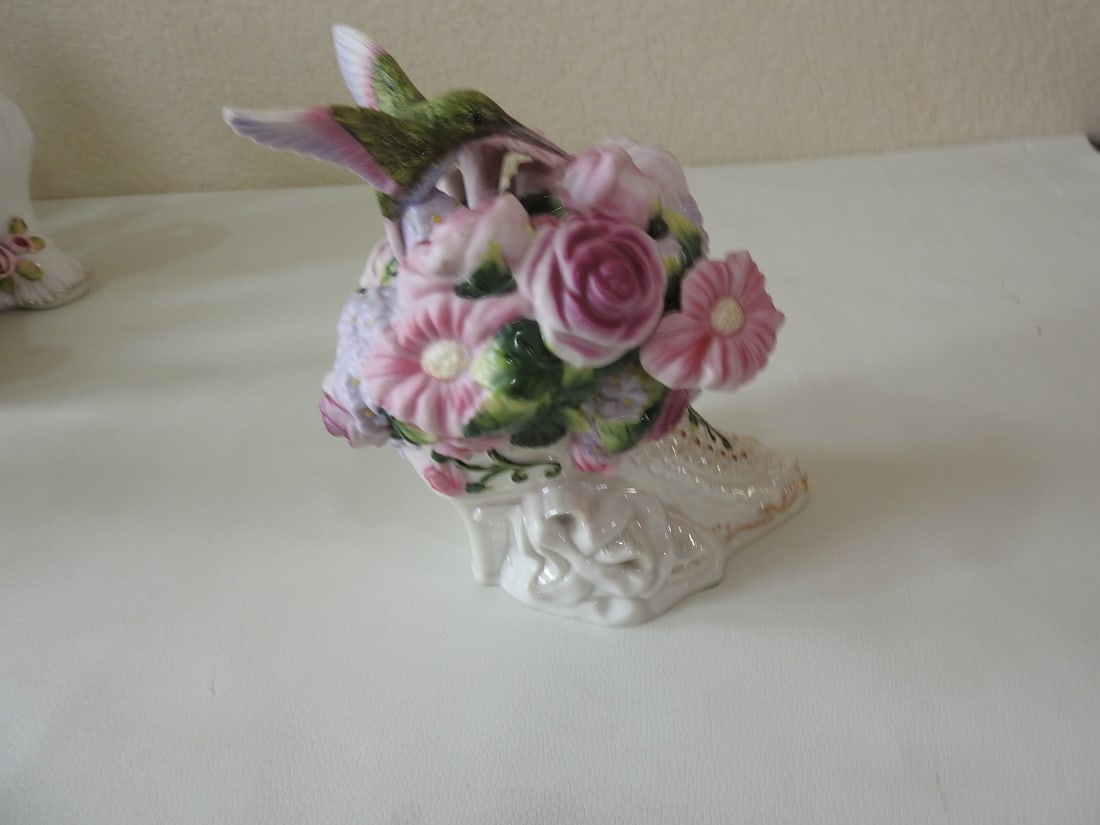 Carlton Cards Musical Floral Boot with Hummingbird Music Box - 3