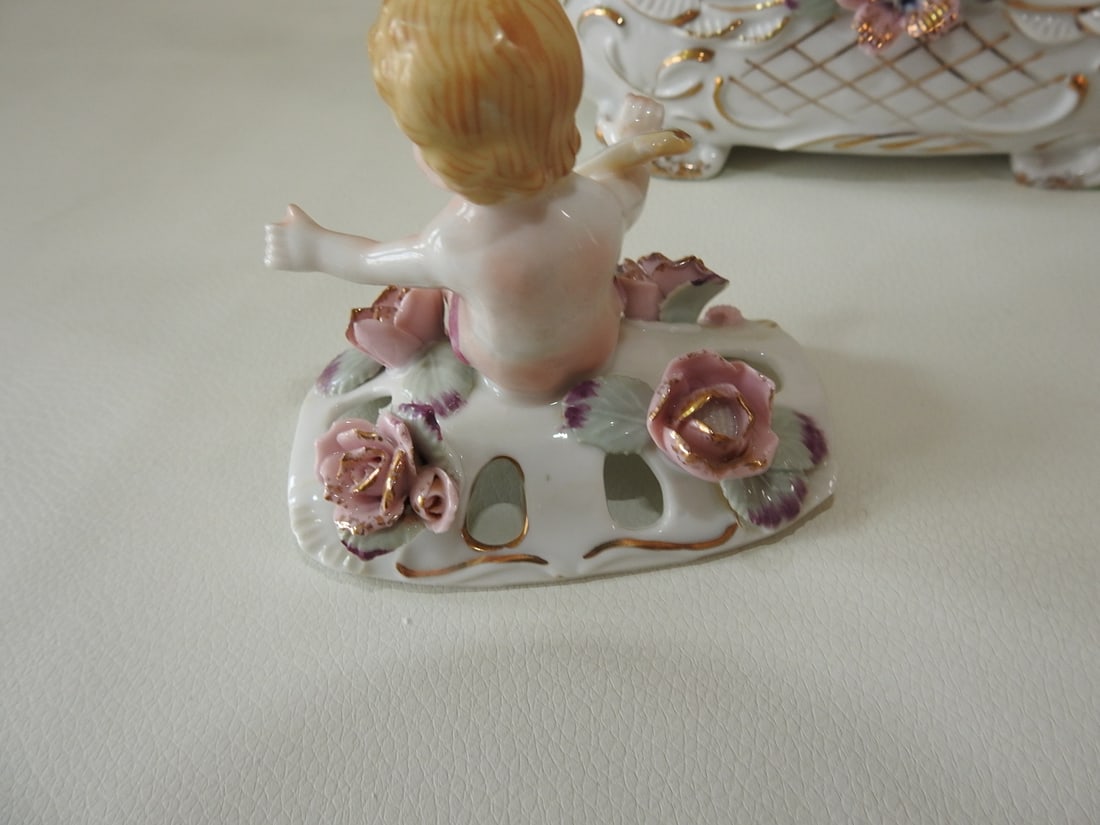 Ucagco Mid-Century Porcelain Cherub Gondola Centerpiece - 3