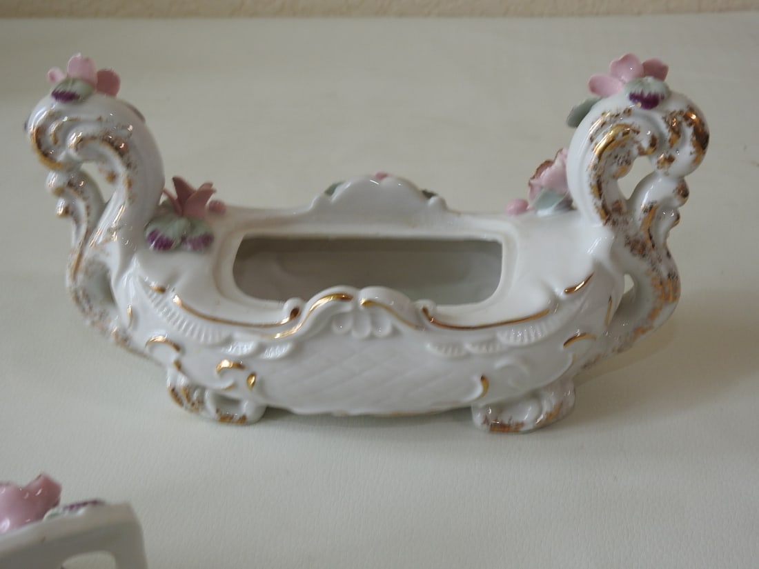 Ucagco Mid-Century Porcelain Cherub Gondola Centerpiece - 9