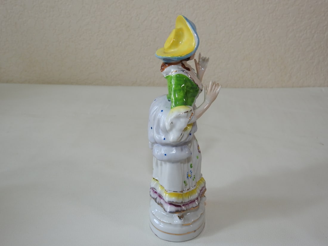 Vintage Made in Japan Colonial Lady Porcelain Figurine - 4