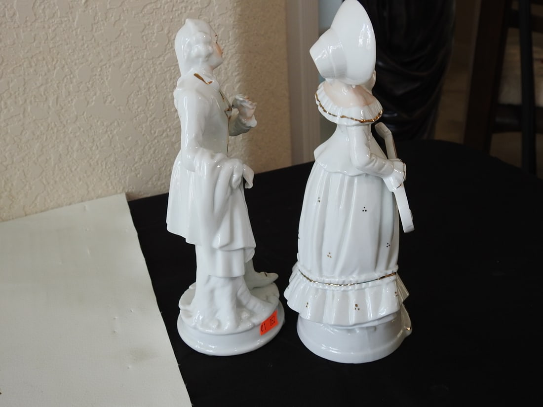 Vintage Made in Japan Colonial Couple Porcelain Figurines - 4