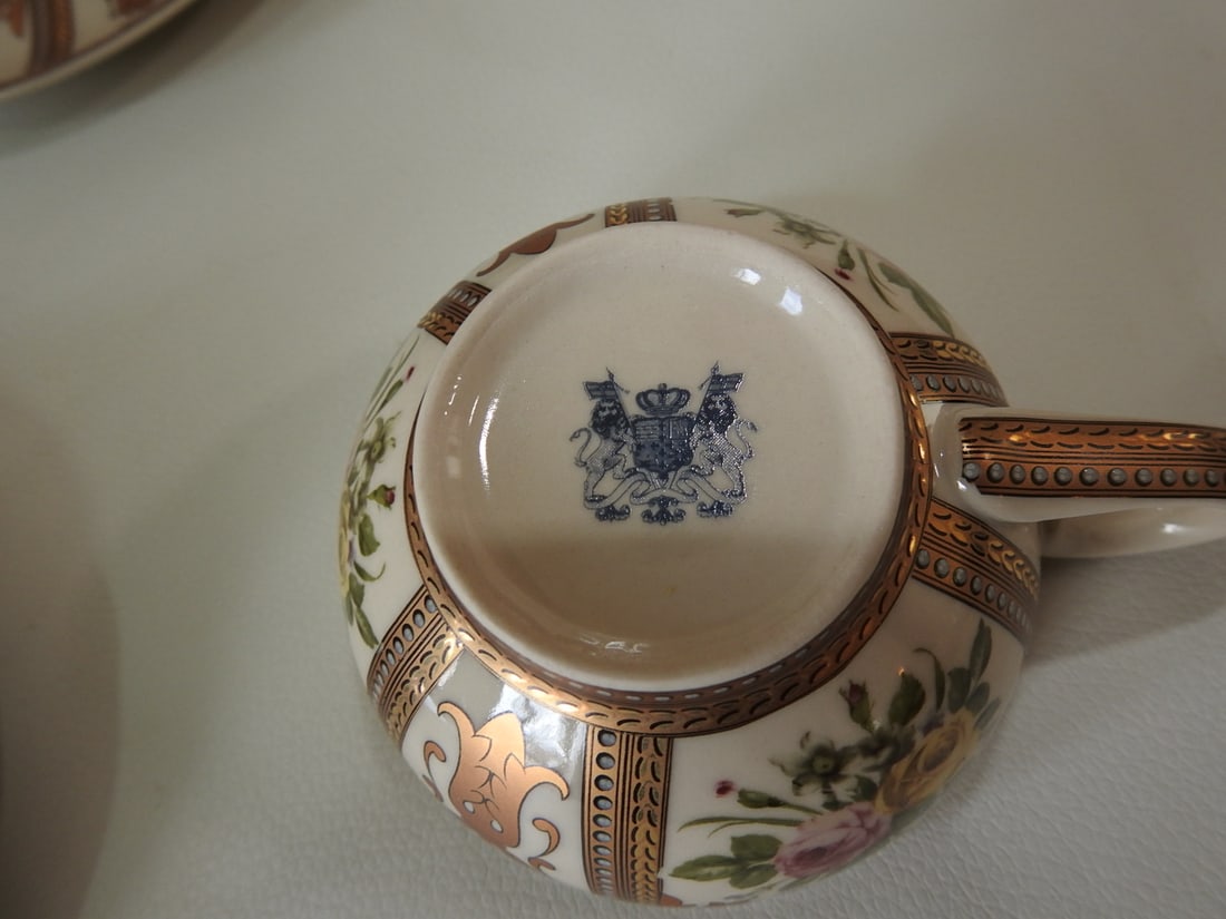 Vintage Porcelain 9-Piece Tea / Coffee Set - 7