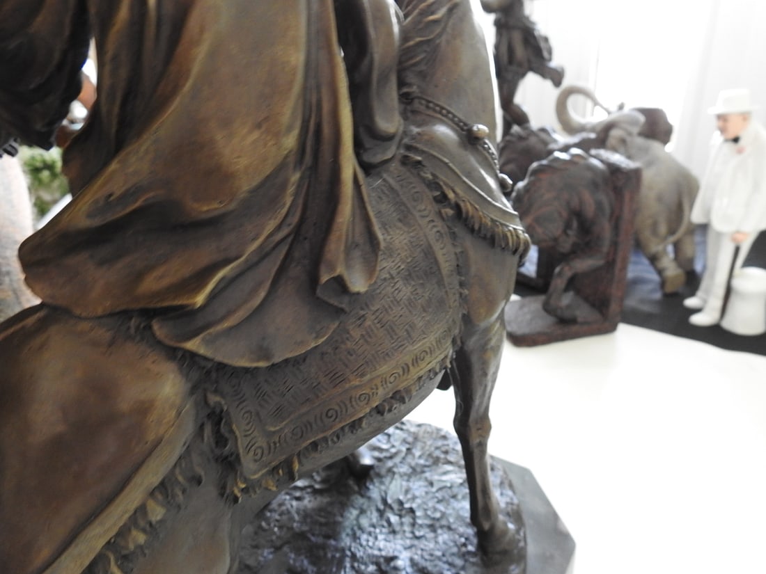 Bronze Arabian Man Assisting Woman Statue - 9