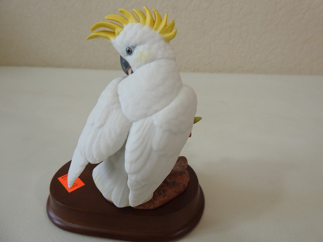 Lenox Fine Porcelain Yellow-Crested Cockatoo Figurine - 3