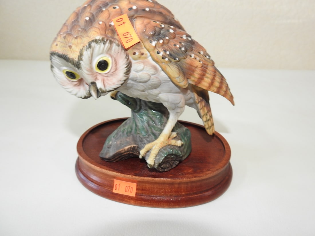Goto Original Japanese Porcelain Owl Figurine: Goto Original Japanese hand-painted porcelain owl figurine on wood base. Approx. 6.5 x 6.5 x 4 in.