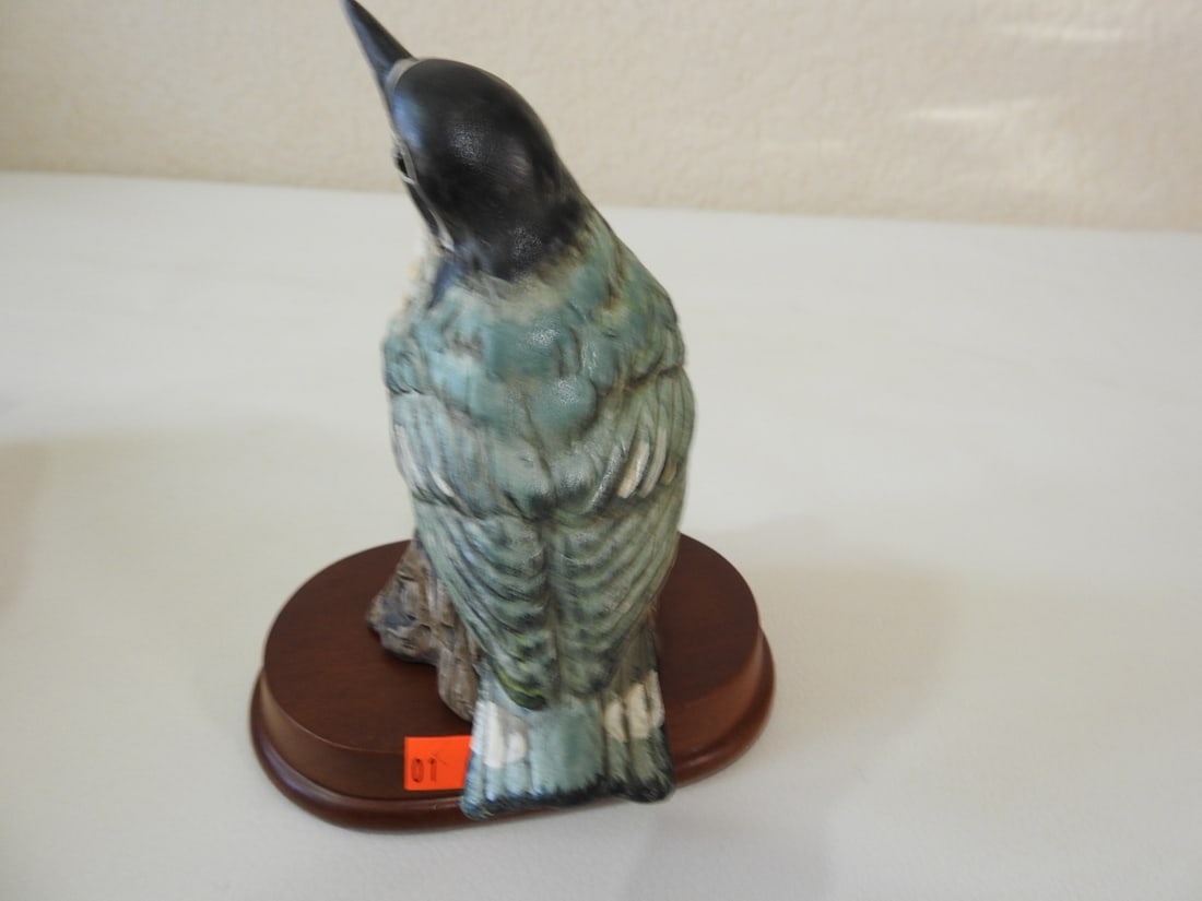 Vintage Porcelain Nuthatch Bird Figurine - 2