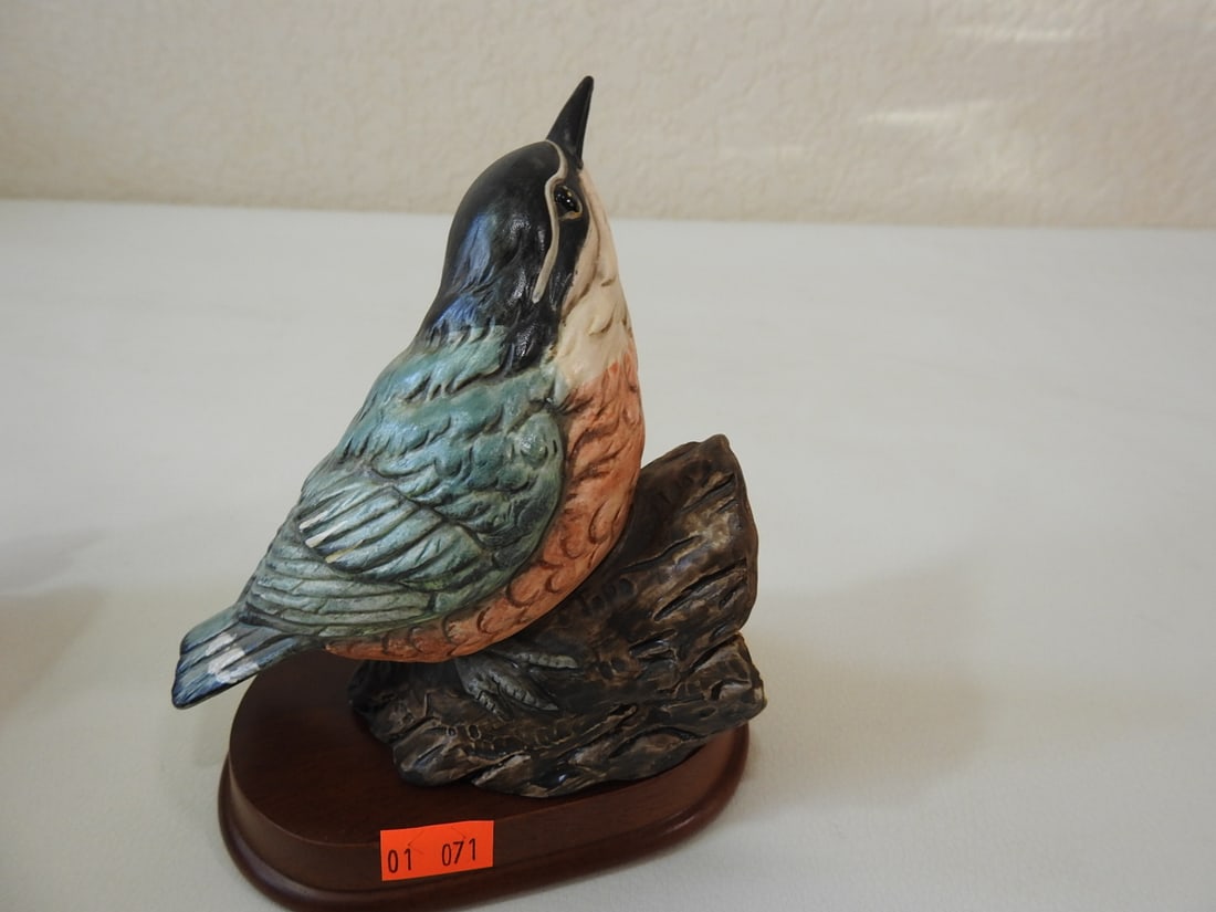 Vintage Porcelain Nuthatch Bird Figurine - 3