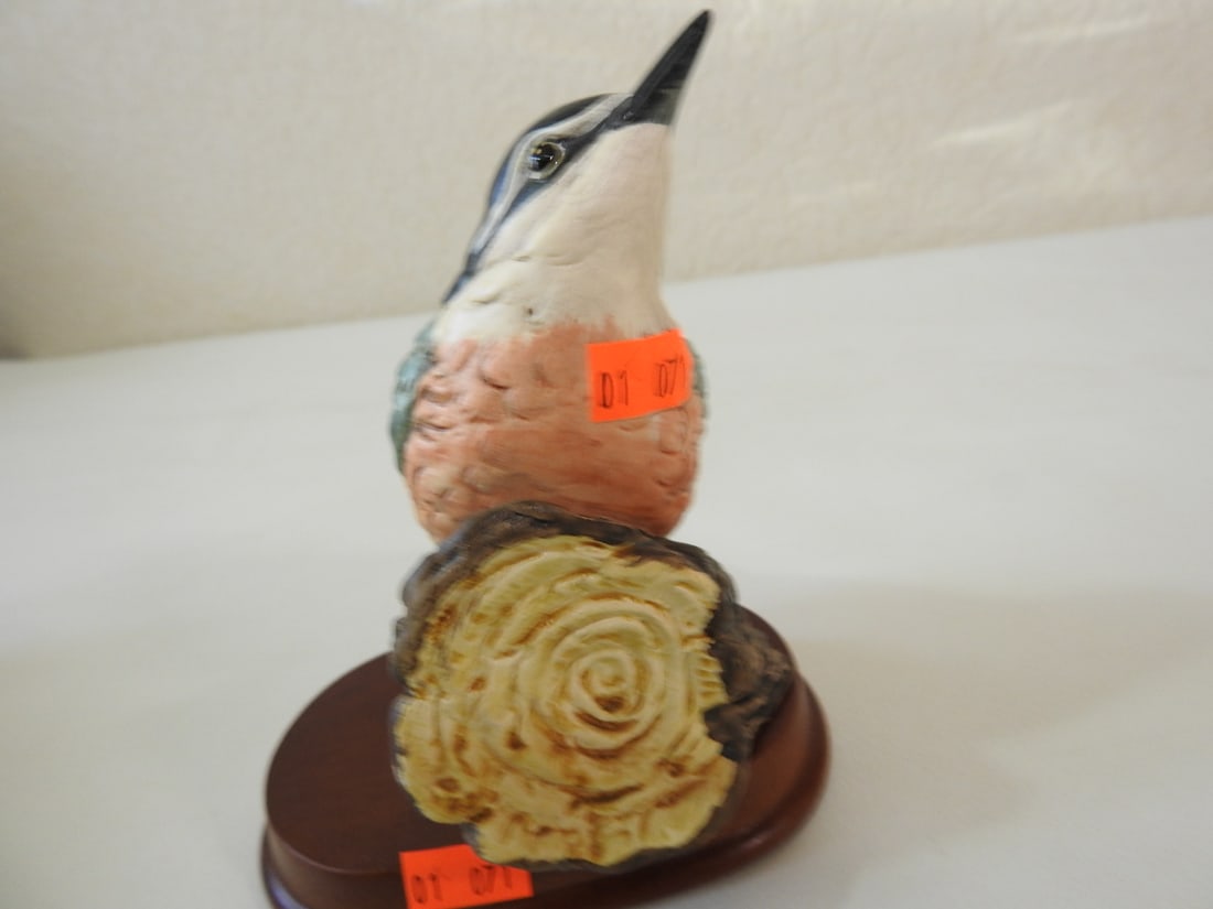 Vintage Porcelain Nuthatch Bird Figurine - 4