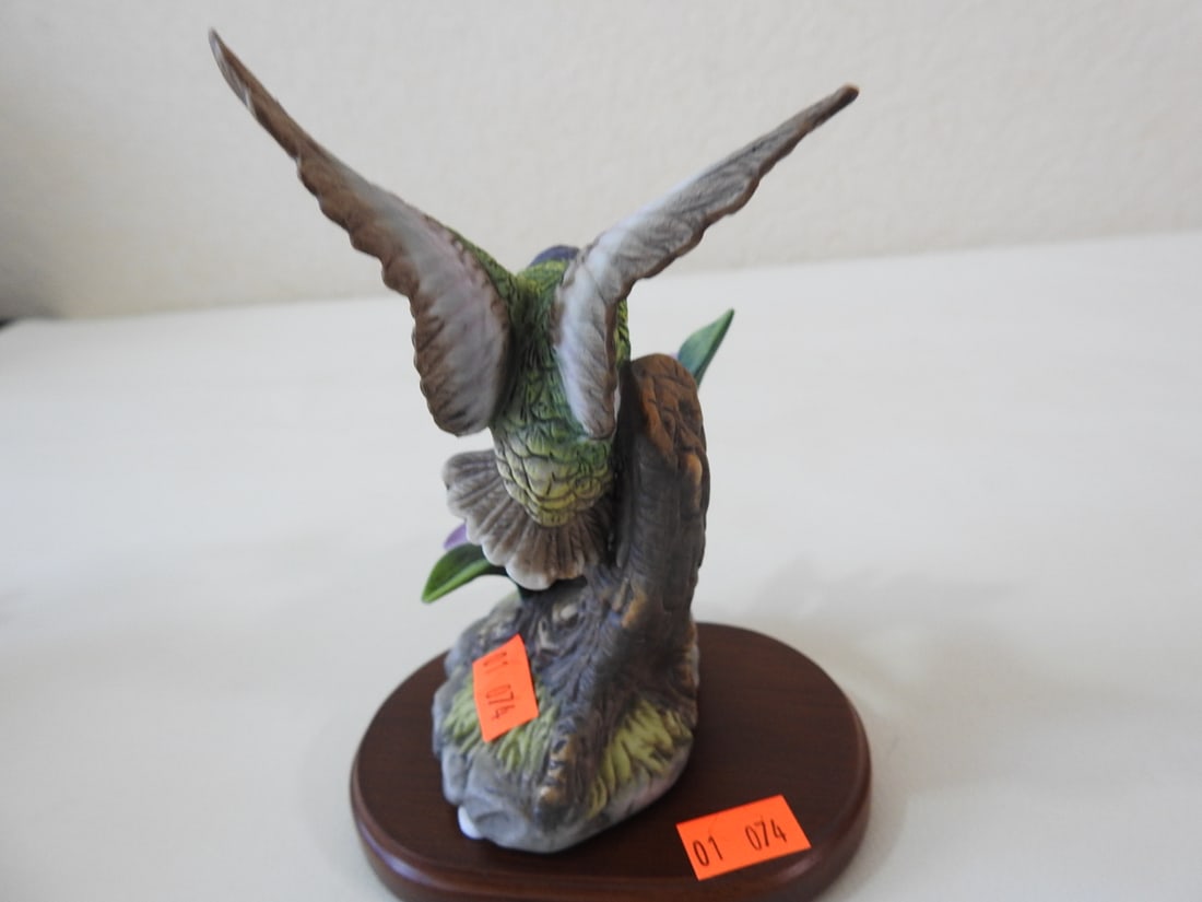 Vintage Made in China Porcelain Hummingbird Figurine - 2
