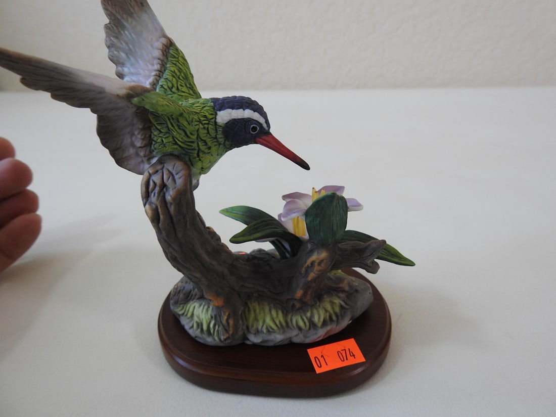 Vintage Made in China Porcelain Hummingbird Figurine - 3