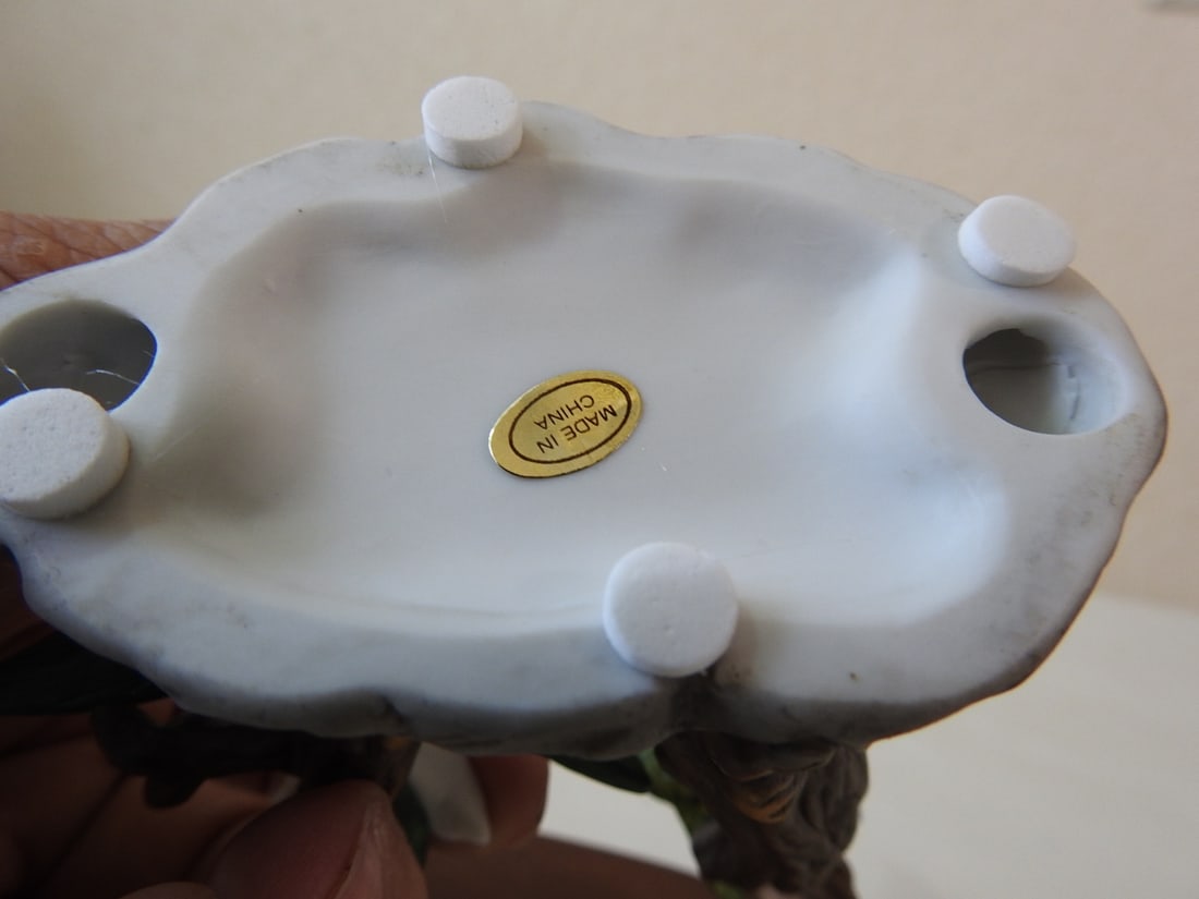 Vintage Made in China Porcelain Hummingbird Figurine - 4