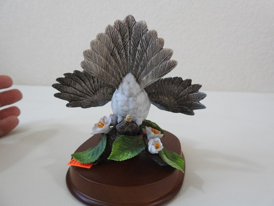 Lenox Porcelain Blue Jay Bird Figurine - 3